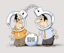 假冒服装注册商标，石狮这两位嫌疑人摊上大事