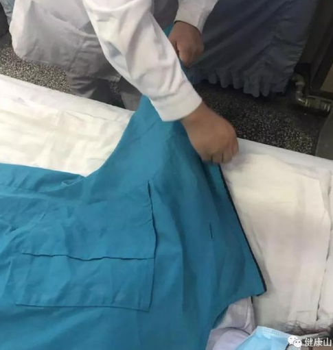 山西护士发明术后护理服获国家专利